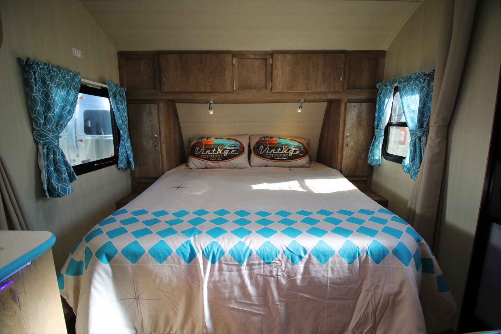 2023 GULFSTREAM VINTAGE CRUISER 19RBS Airstreams Campers London