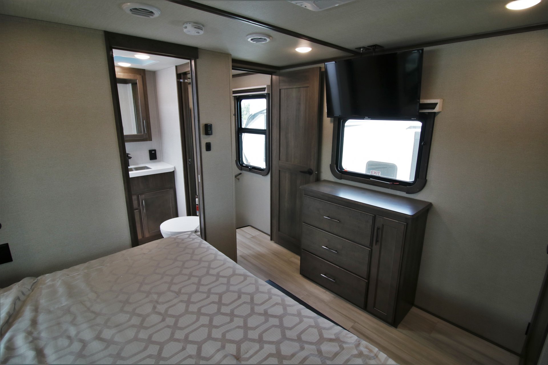 2022 GRAND DESIGN SOLITUDE 346FLS - Airstreams | Campers London | Travel  Trailers for sale