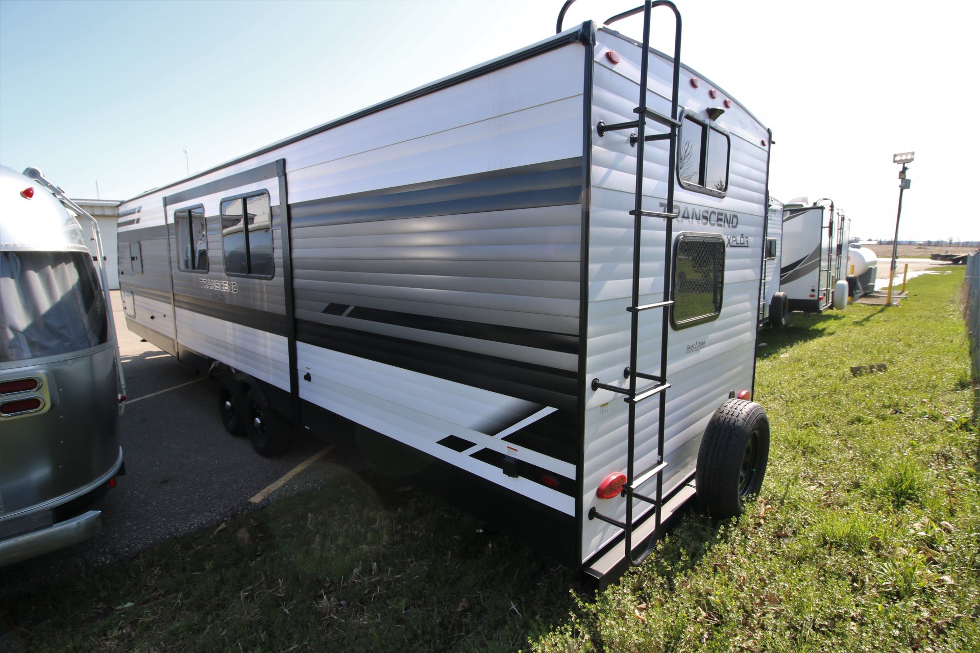2022 GRAND DESIGN TRANSCEND XPLOR 321BH - Airstreams | Campers London |  Travel Trailers for sale
