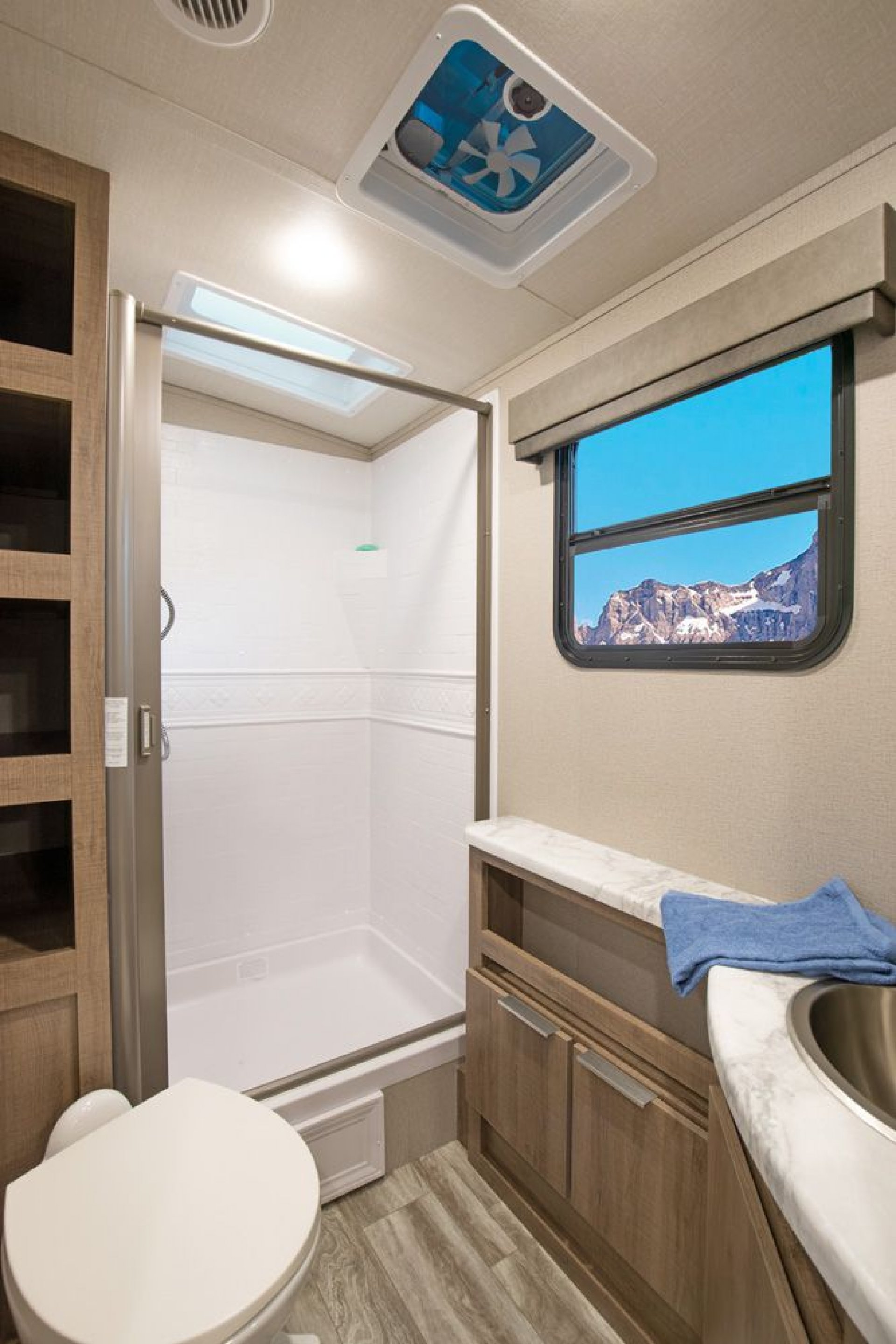 2023 GRAND DESIGN IMAGINE 2400BH - Airstreams | Campers London | Travel  Trailers for sale