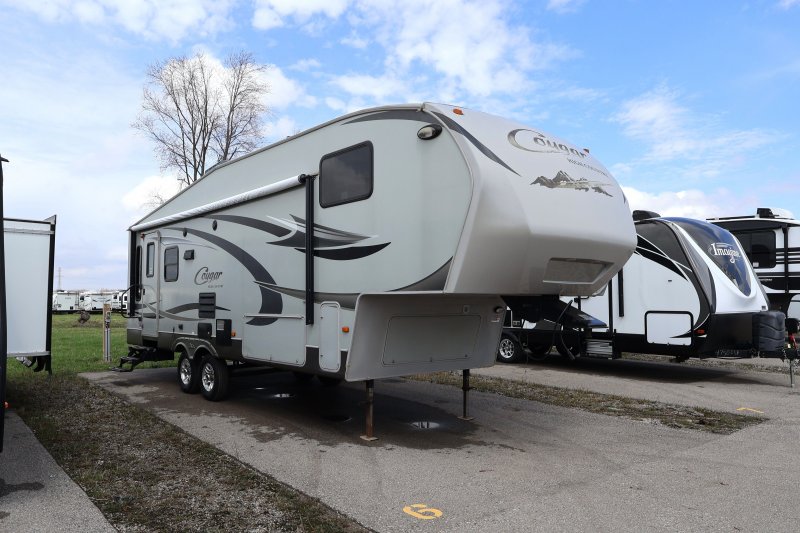 2010 KEYSTONE COUGAR HIGH COUNTRY 291RLS - Handy Person Special!