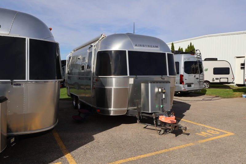 2014 AIRSTREAM AIRSTREAM INTERNATIONAL SIGNATURE SERIES 23D