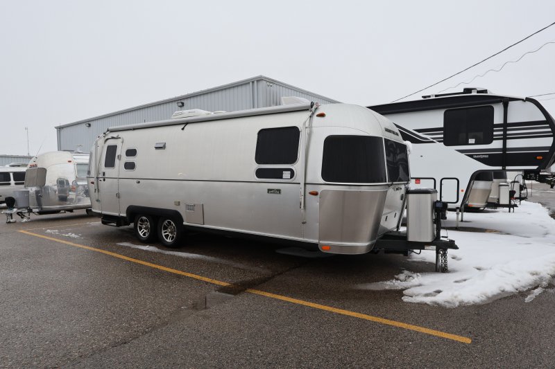2016 AIRSTREAM AIRSTREAM EDDIE BAUER 27FBQ