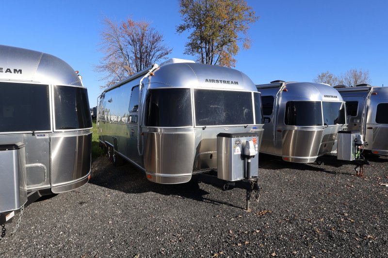 2016 AIRSTREAM AIRSTREAM INTERNATIONAL SIGNATURE SERIES 27FBQ