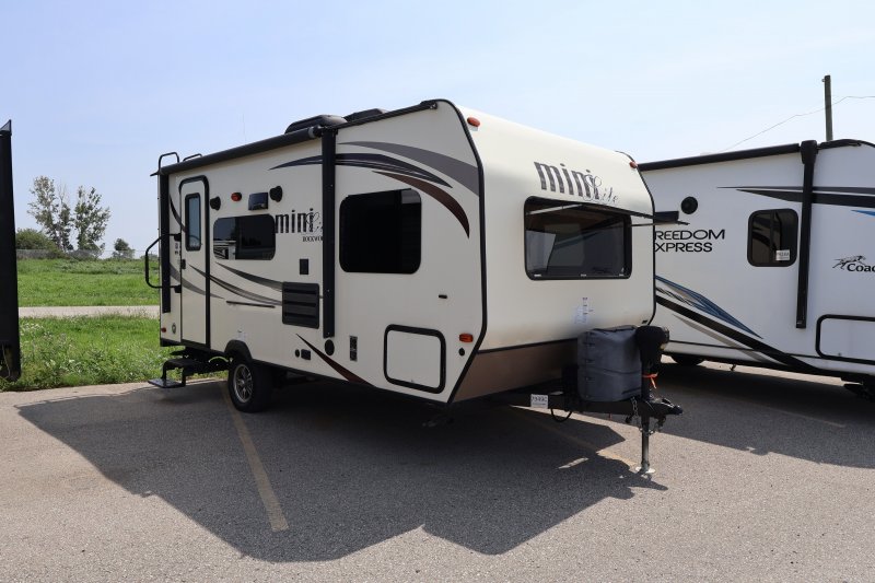 2016 ROCKWOOD MINI LITE 1909S - Handy Person Special!
