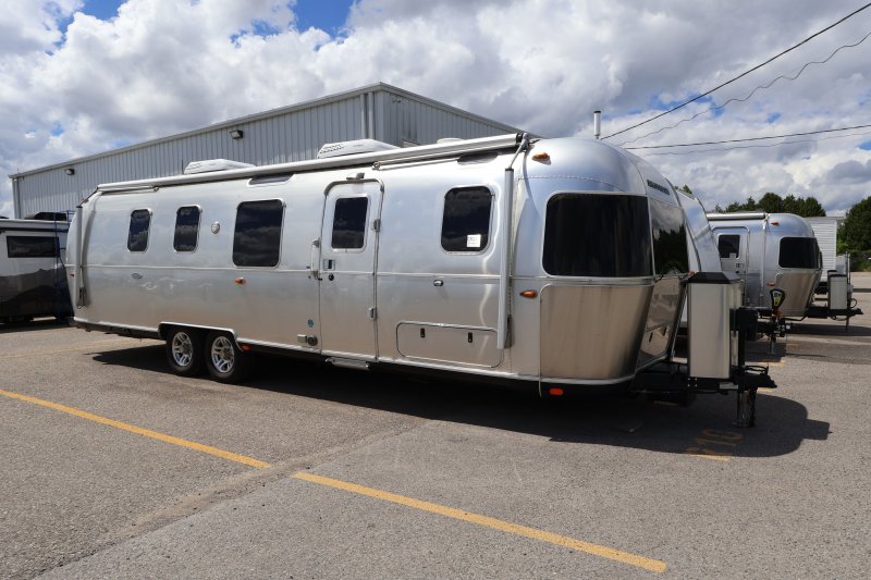 2018 AIRSTREAM AIRSTREAM CLASSIC 33FB TWIN