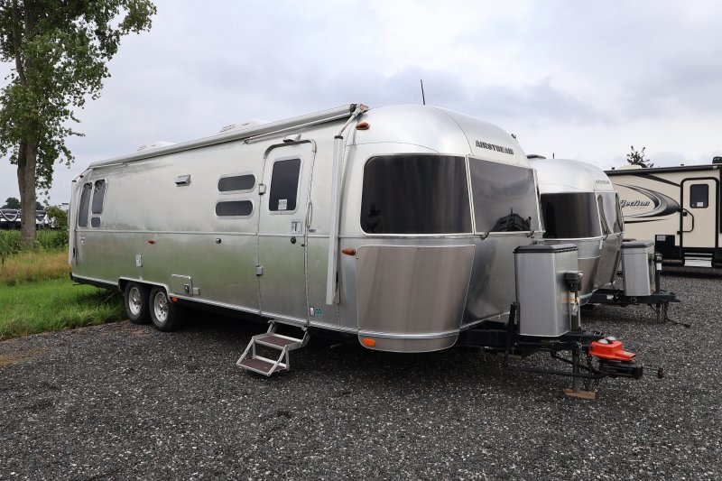 2019 AIRSTREAM AIRSTREAM INTERNATIONAL SERENITY 30RBQ