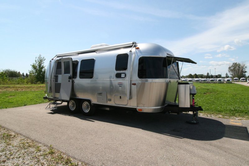 2019 AIRSTREAM AIRSTREAM INTERNATIONAL SIGNATURE SERIES 23FBQ