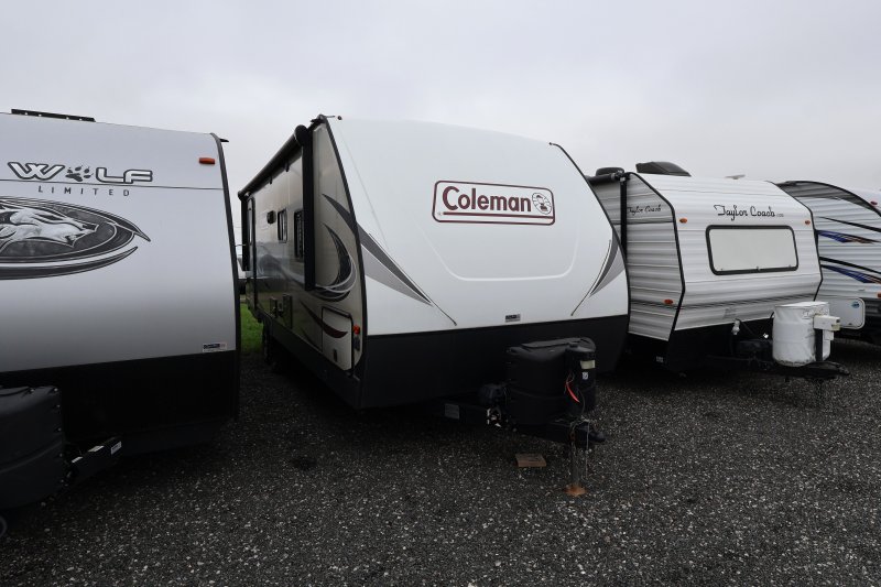 2019 COLEMAN LIGHT 2425RB