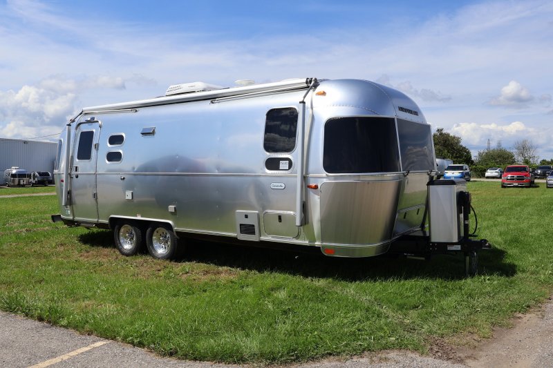 2021 AIRSTREAM AIRSTREAM GLOBETROTTER 25FB TWIN