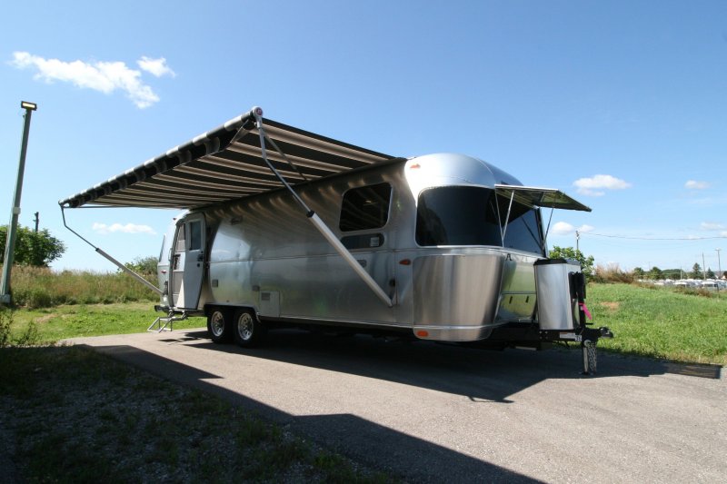 2022 AIRSTREAM AIRSTREAM GLOBETROTTER 27FBQ