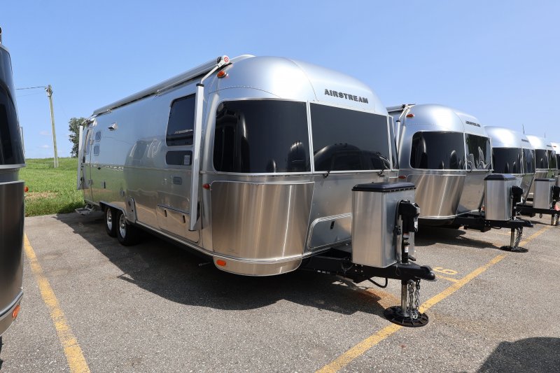 2024 AIRSTREAM AIRSTREAM GLOBETROTTER 27FB TWIN