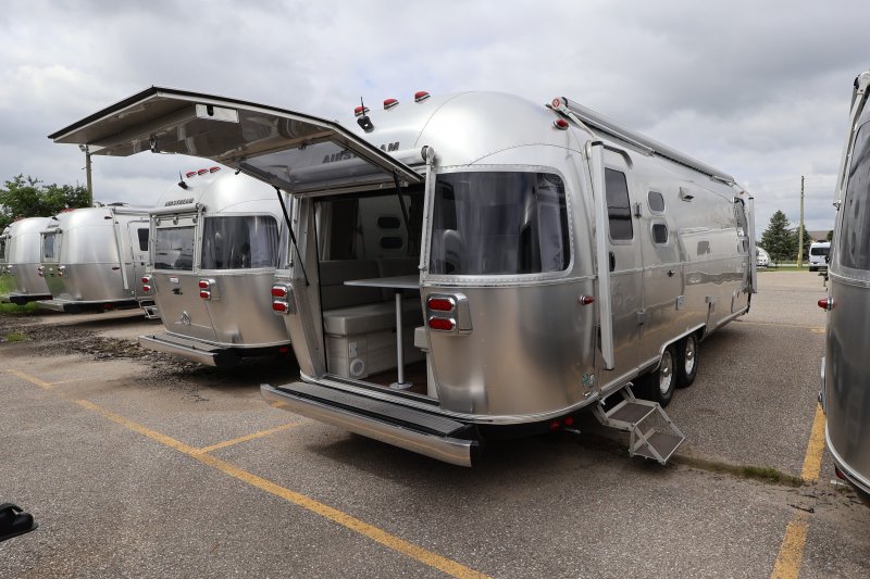 2025 AIRSTREAM AIRSTREAM INTERNATIONAL 27FB TWIN with HATCH