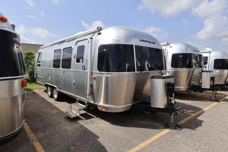 2025 AIRSTREAM AIRSTREAM INTERNATIONAL 28RB TWIN