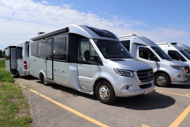 2025 LEISURE TRAVEL VANS UNITY U24MBL