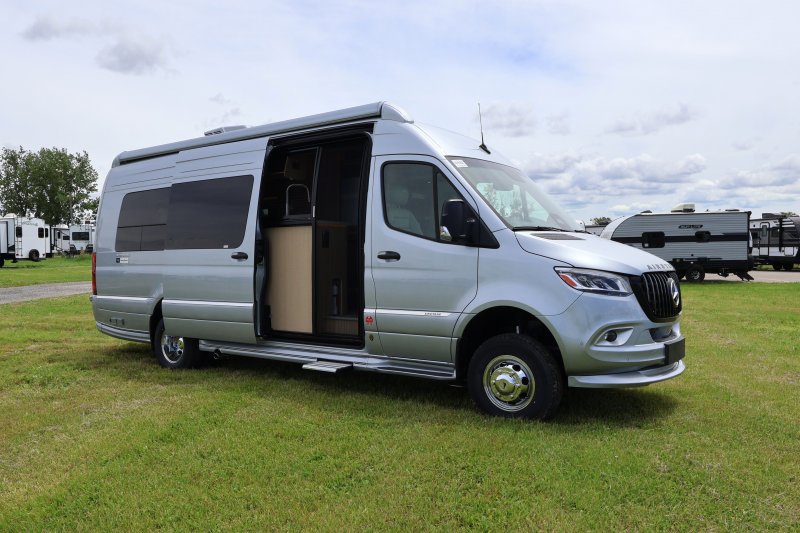 2026 AIRSTREAM AIRSTREAM INTERSTATE TOMMY BAHAMA 24GT
