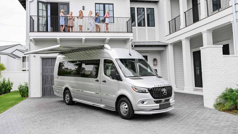 2026 AIRSTREAM AIRSTREAM INTERSTATE TOMMY BAHAMA 24GT
